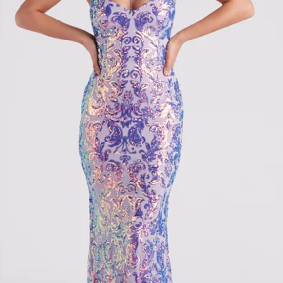 Beautiful formal prom dress purple with strapped back, stretchy material - Picture 4 of 4